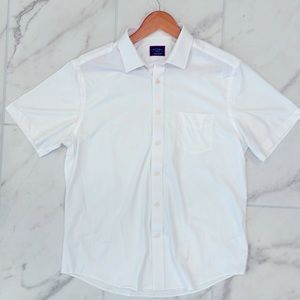 NWOT Untuckit white short sleeve shirt
